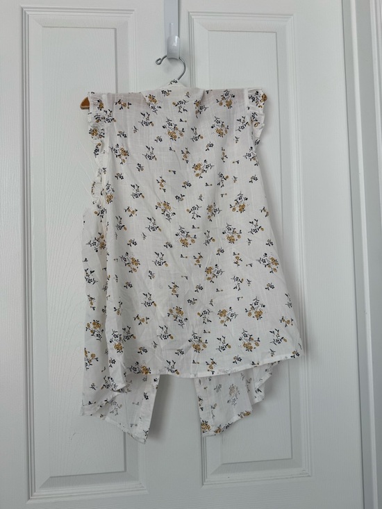 Tops - Lightweight White Floral Sleeveless Blouse